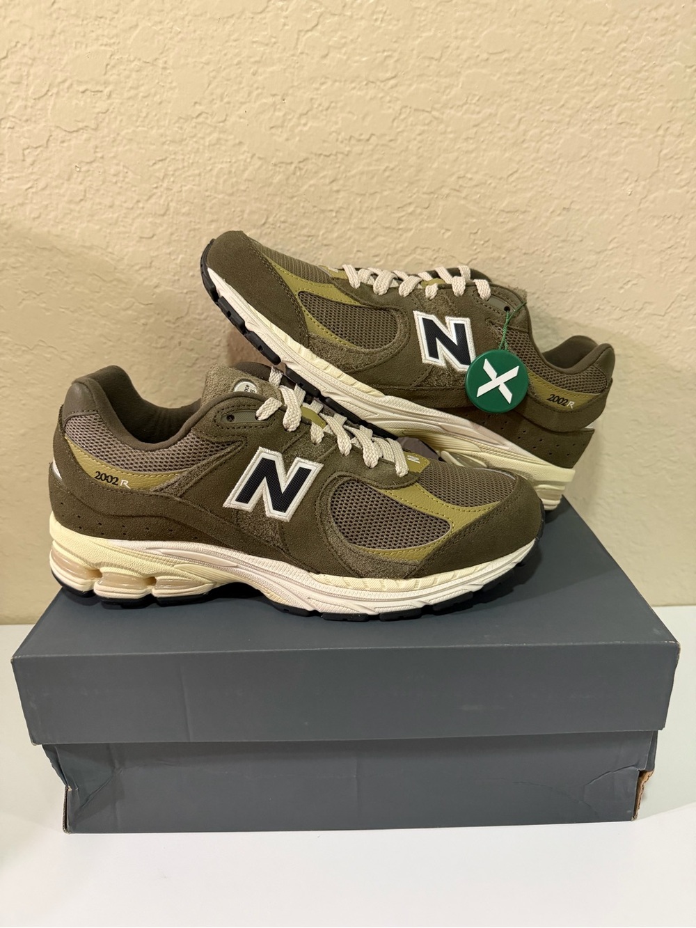 New Balance 2002R Olive Green Size 9 Mens
